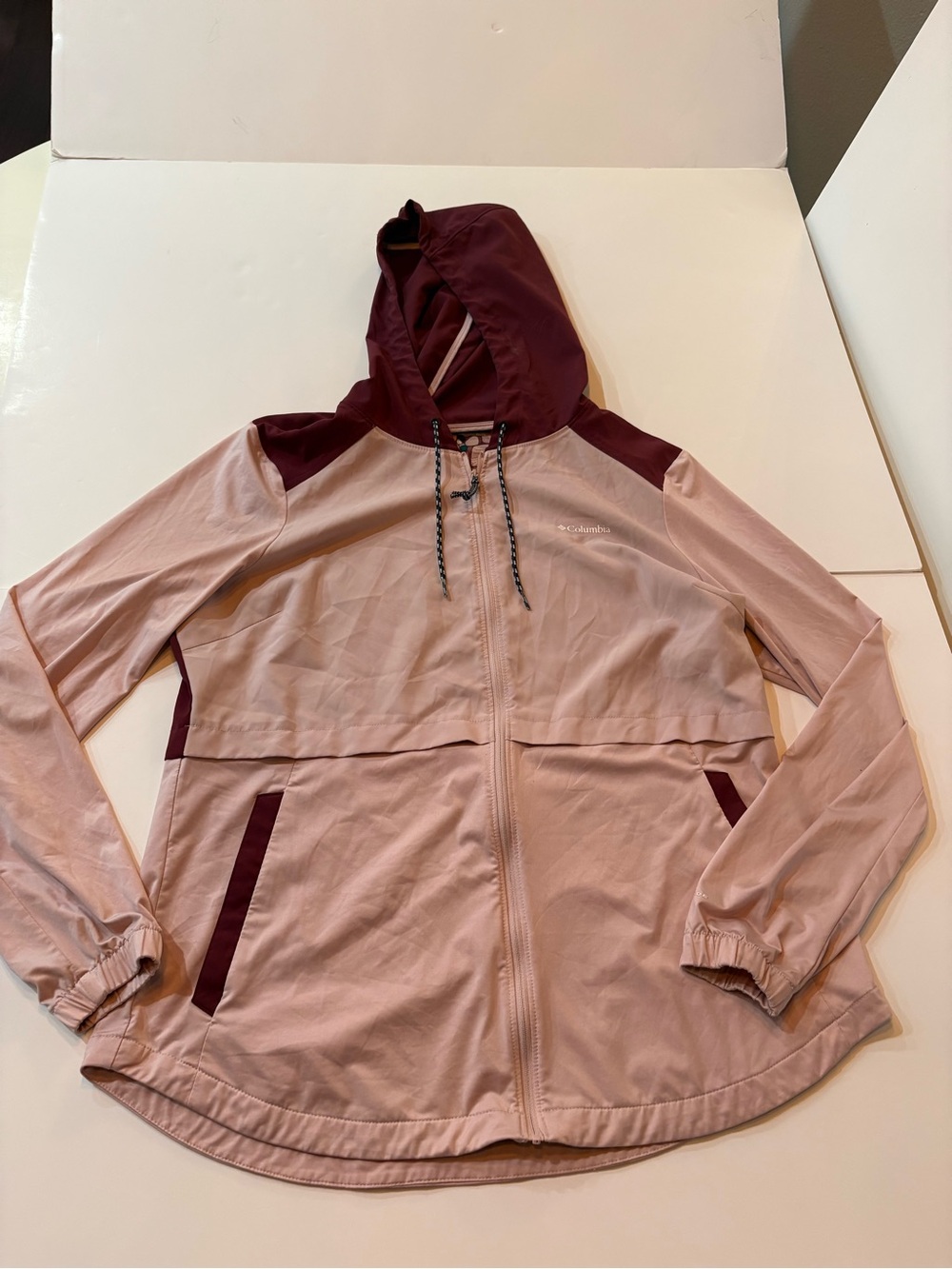 Columbia Women’s Pink & Burgundy fiull zip Hooded Jacket size XL